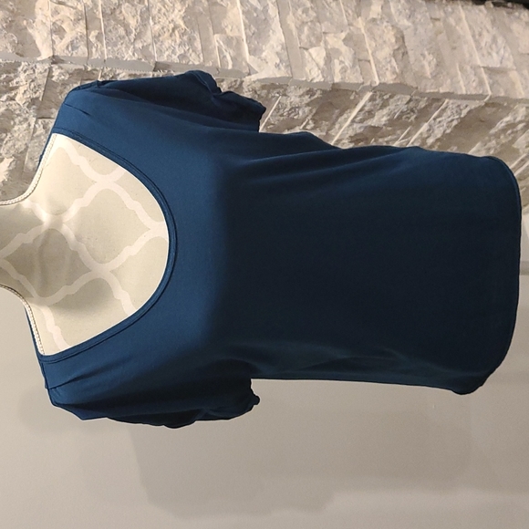 Aritzia Tops - Wilfred deep teal tshirt